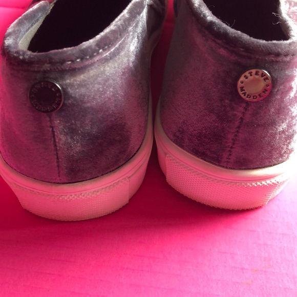 Steve Madden velvet slip on sneakers - Picture 4 of 5